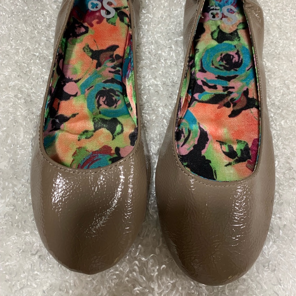 SO Rounded-toe Flats 🥿 - Picture 1 of 6